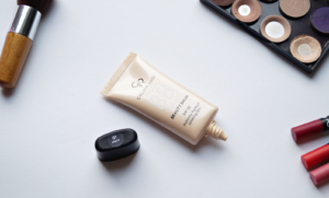 بی بی کرم گلدن رز Spf25 شماره 01 رنگ روشن 30 میل