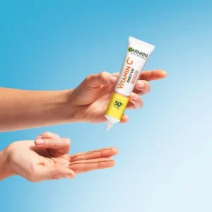فلوئید ضد آفتاب گارنیر +spf50 رنگی حاوی ویتامین C حجم 40 میل