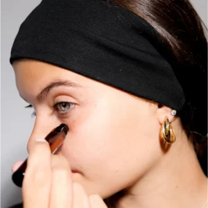 سرم دور چشم ضد چروک نیوول حاوی عصاره عسل اقاقیا 10 میل