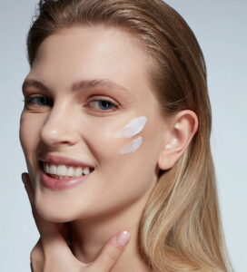 کرم سفید کننده نیوول با Spf15 حاوی سالیسیلیک اسید و روغن آرگان 50 میل